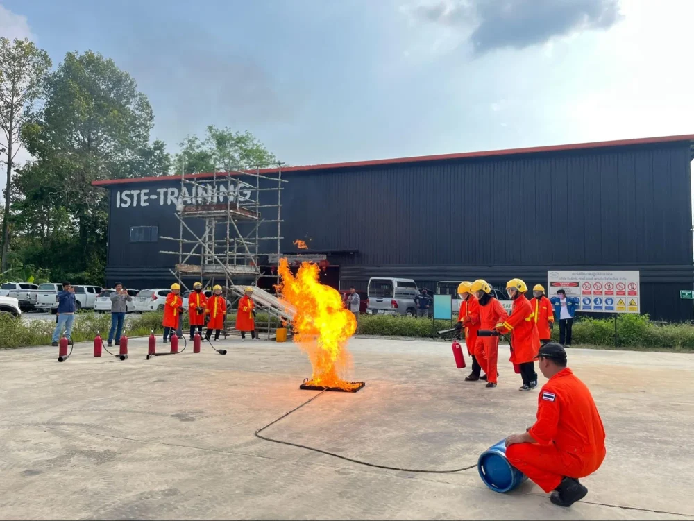 อบรมดับเพลิงและซ้อมอพยพหนีไฟกับ ISTE Training